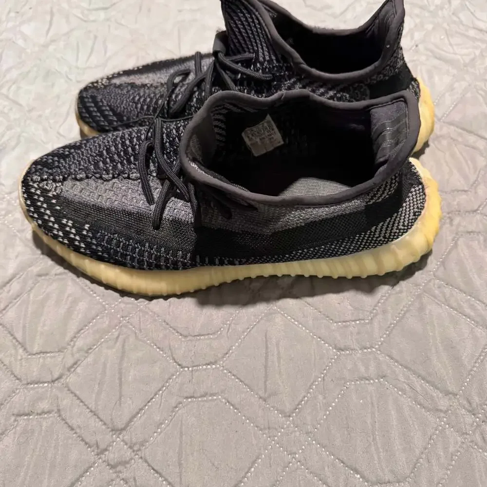 Adidas Yeezy Boost 350 V2 Carbon - Picture 4 of 6